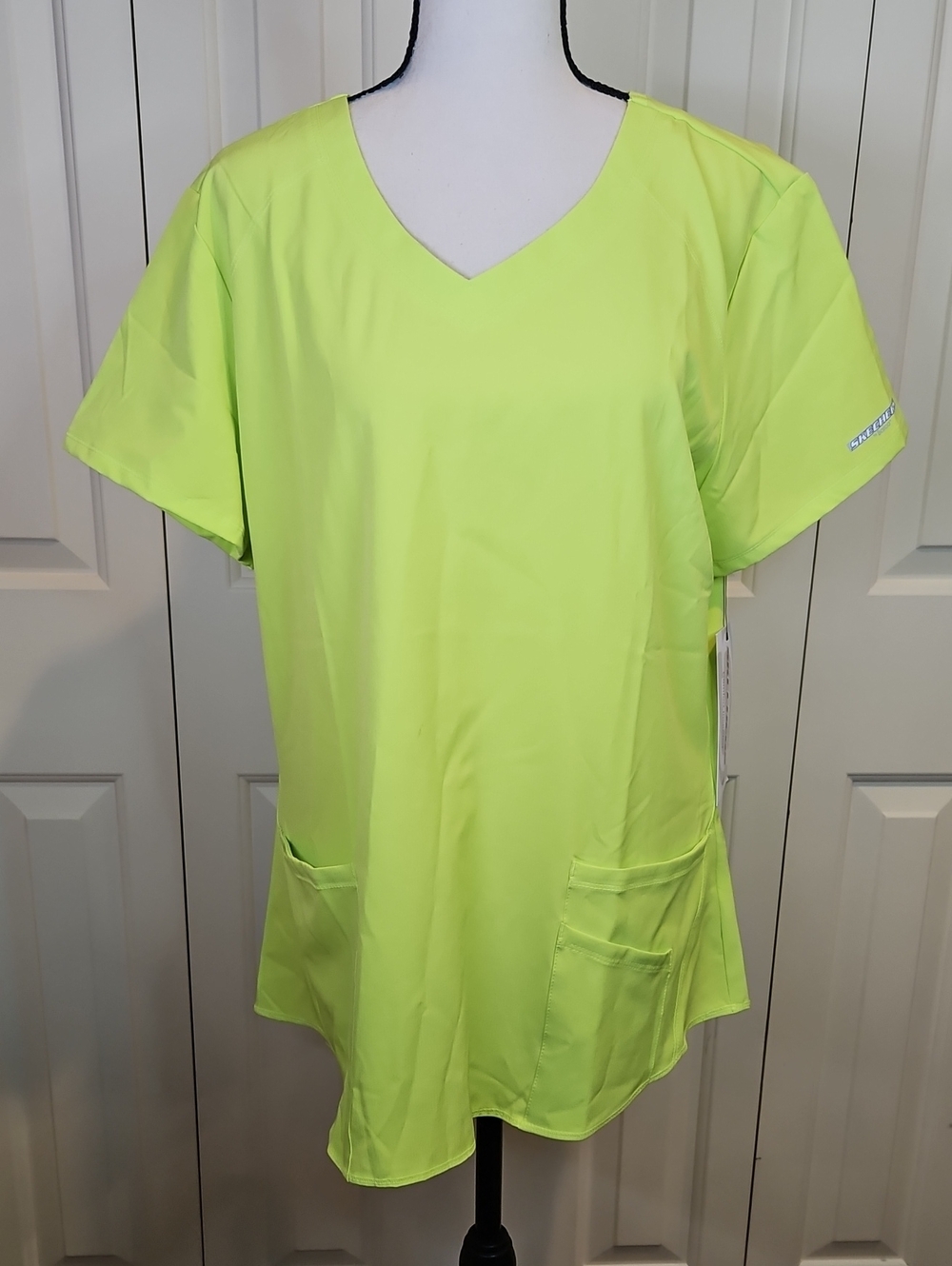 Skechers Women's Neon Yellow V-Neck Short Sleeve Top L Barco